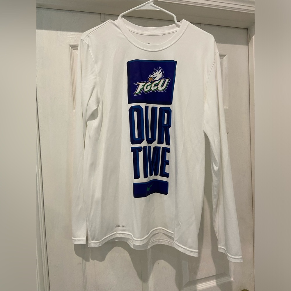FGCU long sleeve t-shirt Size M